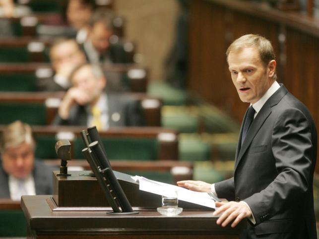 Tusk odbierze posłom podwyżki