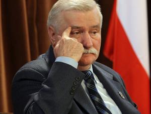 Lech Wałęsa krytykuje prezydenta i premiera po posiedzeniu Rady Gabinetowej