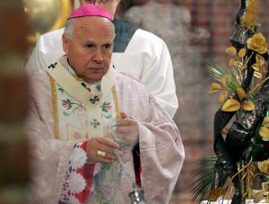Abp Gocłowski krytykuje o. Rydzyka