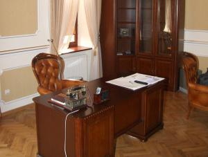 Burmistrz Andrychowa wydał 100 tysięcy na luksusy w gabinecie