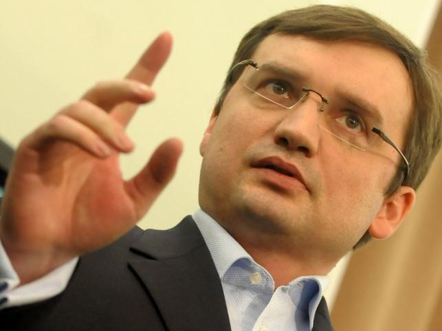 Zbigniew Ziobro chce pozwać ministra Ćwiąkalskiego do sądu