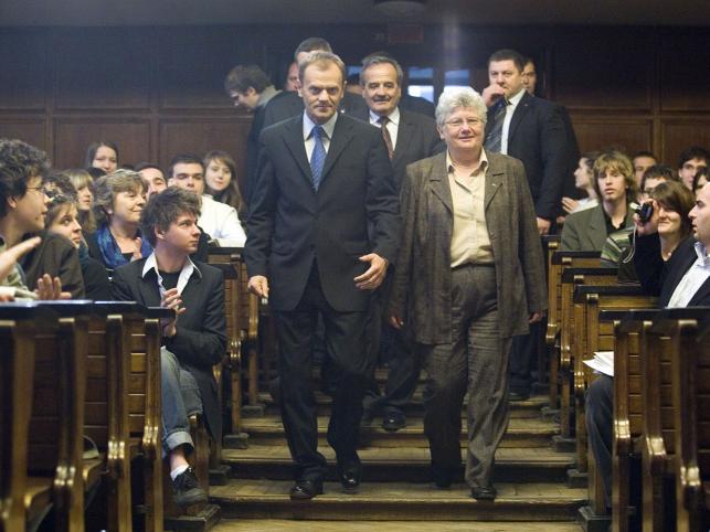 Podczas spotkania na UW premier obiecał więcej pieniędzy na szkolnictwo wyższe