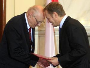 Władysław Bartoszewski oficjalnie doradza premierowi Donaldowi Tuskowi