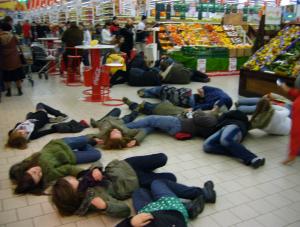 300 zł mandatu za flashmob w supermarkecie