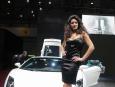 Zniewalające dziewczyny i piękne samochody na Motor Show w Genewie