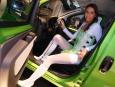 Zniewalające dziewczyny i piękne samochody na Motor Show w Genewie