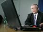 Były premier podtrzymuje krytykę internautów