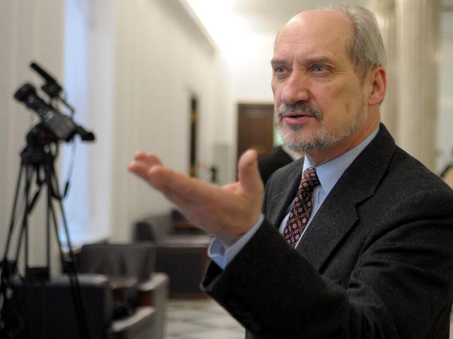 Macierewicz: "Gazeta" zdekonspirowała agentów