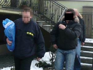 Korona wyrzuciła działaczy zatrzymanych przez CBA