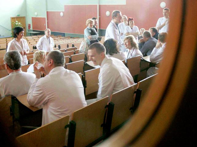 Młodzi lekarze chcą pensji w wysokości dwóch średnich krajowych