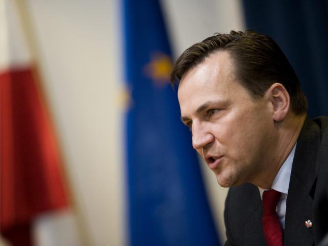 Na szczycie NATO Radosław Sikorski miał ostro zaatakować Niemcy i Francję