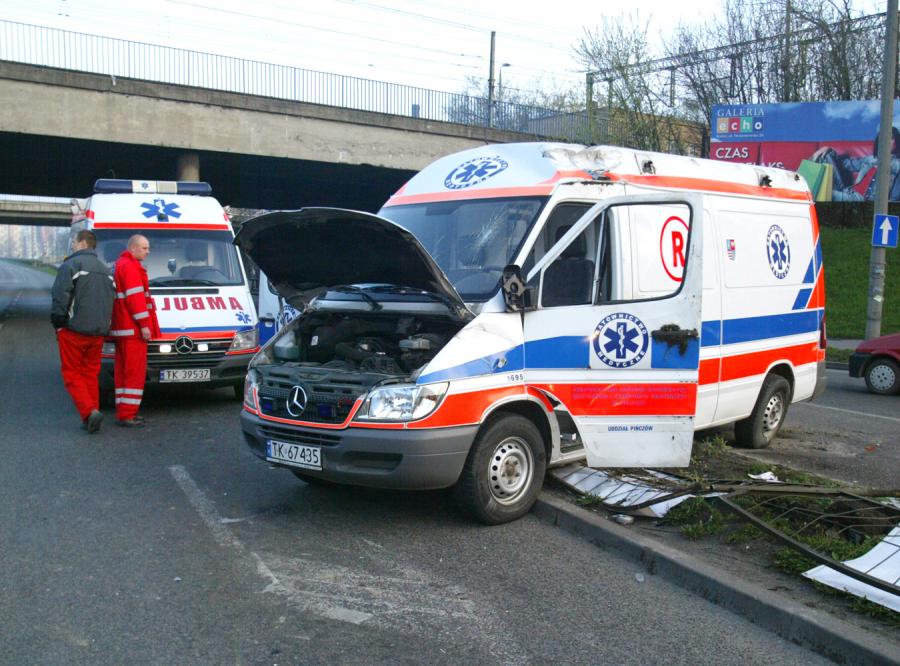 O Czym Informuje Sygnał Karetki Pogotowia Rozbiły się dwie karetki pogotowia - Wiadomości i informacje z kraju