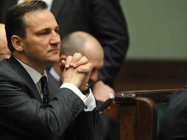 Sikorski: Premier daje i premier odbiera