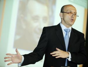 Kazimierz Marcinkiewicz straci pracę w Londynie