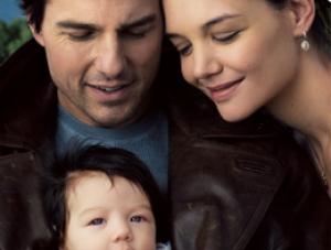 Zdjęcie Toma Cruisea i Katie Holmes z (dwuletnią dziś) Suri warte ponad 2,4 mln