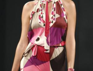 A model presents a creation from  Emilio Pucci apos;s AutumnWinter collection at the  quot;Walk of Fame quot; fashion show organised by Dubai-based fashion group Al Tayer Group in Manama, Bahrain November 25, 2007. REUTERSHamad I. Mohammed BAHRAIN