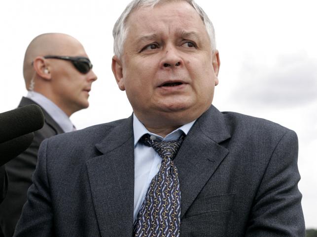 Prezydent Lech Kaczyński twierdzi, że media to olbrzymi problem, bo robią żart z polskiej demokracji