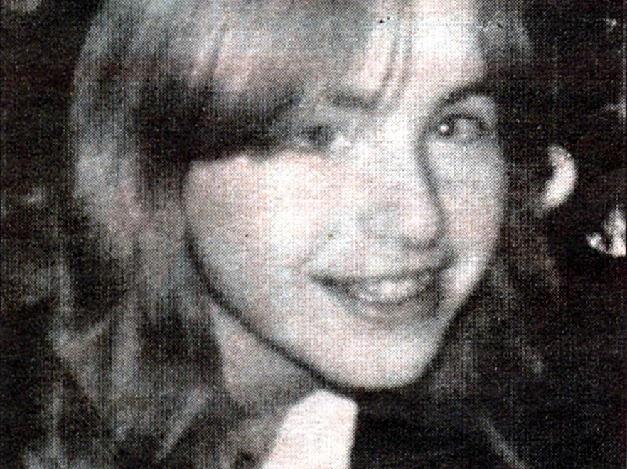 Gdy Elizabeth skończyła 18 lat uwięził ją