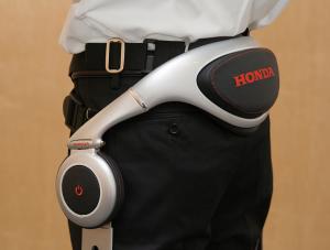 Honda bierze nogi za pas…