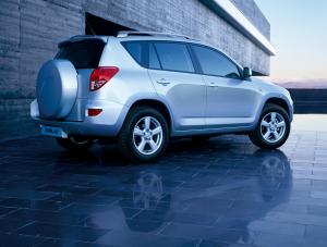 Toyota RAV4 jest najlepiej sprzedającym się czteronapędowcem