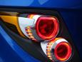 Wściekle niebieski lakier dobrze oddaje muskularne kształty konceptu Chevroleta