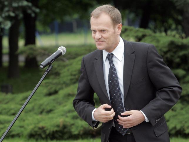 Ukłony Donalda Tuska podobają się Ludwikowi Dornowi