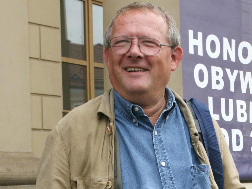 Unia i polski rząd wysyłają Adama Michnika do Gruzji