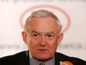 Leszek Miller z odsieczą Platformie