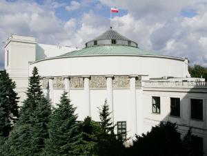 Były esbek rzucił posadę w Sejmie