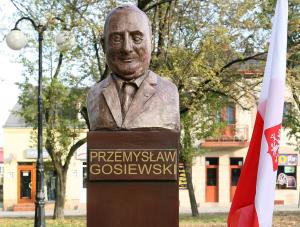 Policja chciała ścigać twórców "pomnika Gosiewskiego"