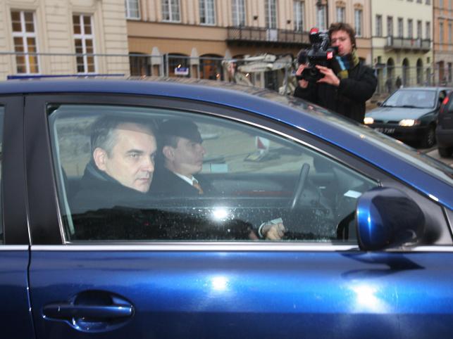Pawlak: Warto obniżyć akcyzę na paliwo