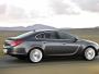 Opel insignia zadebiutuje jako sedan i 5-drzwiowy hatchback. Kombi dołączy później