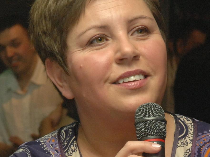 Na klęczkach przeprosiła prezydenta