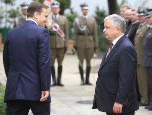 Sikorski ustąpił prezydentowi w sprawie ambasadorów