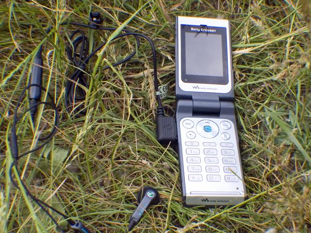 Muzyczny SonyErricsson W380 - naturalne dźwięki za niewielkie pieniądze