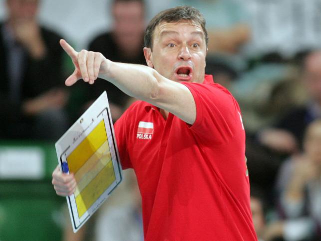 Czy po igrzyskach olimpijskich w Pekinie z reprezentacją naszych
siatkarek nie będzie już pracować Marco Bonittal?