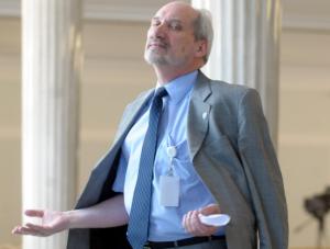 Macierewicz: Zrabowano doniesienia na polityków SLD