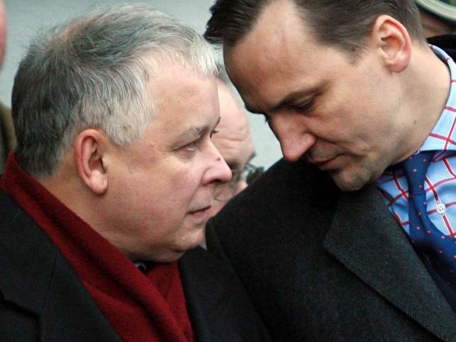 Dlaczego prezydent rozmawiał z Radosławem Sikorskim w cichym pokoju?