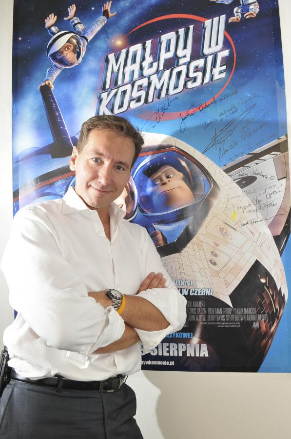 NARRATOREM został Piotr Kraśko