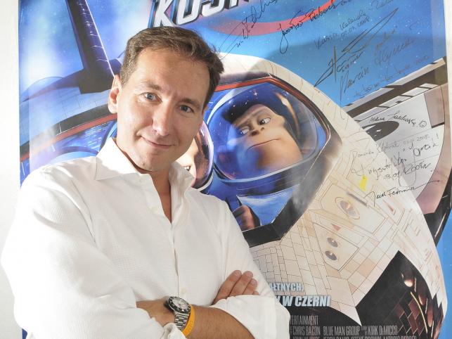 NARRATOREM został Piotr Kraśko