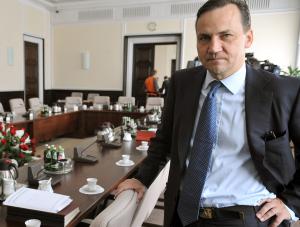 Radosław Sikorski wytłumaczył dziennikarzom, że przypisywane mu słowa o prezydencie Lechu Kaczyńskim są odwrotnością tego, co sądzi