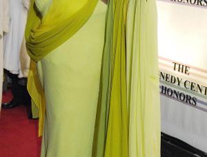 Singer Aretha Franklin R arrives on the red carpet for the Kennedy Center Honors show in Washington December 2, 2007. The 2007 honorees are pianist Leon Fleisher, actor Steve Martin, singer Diana Ross, film director Martin Scorsese and musician Brian Wilson.  REUTERSJonathan Ernst   UNITED STATES