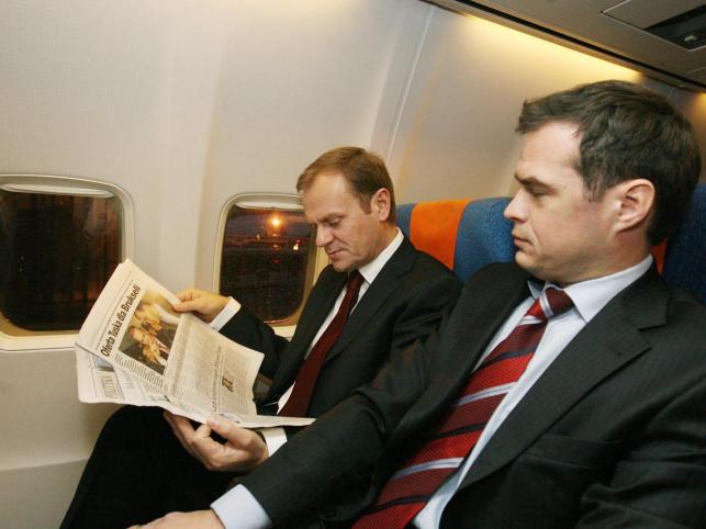 Donald Tusk poleciał do Brukseli rejsowym samolotem