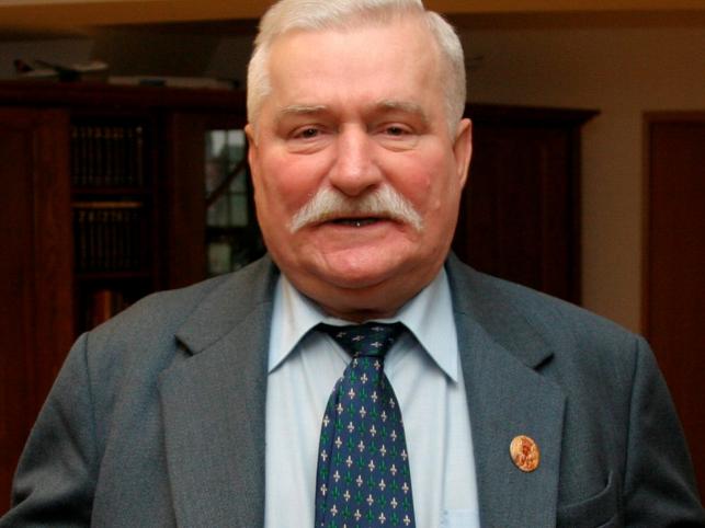 Były prezydent Lech Wałęsa zarabia mniej, niż wydaje
