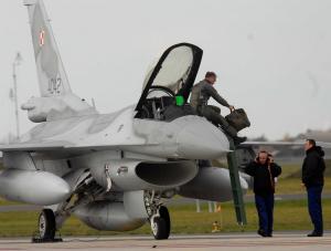 Piloci naszych F-16 gaszą silniki i zawieszają hełmy na kołki, bo wyczerpali już tegoroczny limit lotów