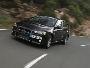 Drapieżne spojrzenie, ostre rysy i wysportowana sylwetka - oto nowy lancer evolution