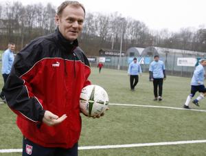 Donald Tusk spędził sylwestra na spokojnej i kameralnej imprezie, ponieważ następnego dnia musiał wyjść na boisko