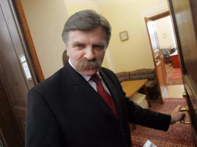 Krzysztof Putra przeciwny podwyższeniu emerytury generała Jaruzelskiego