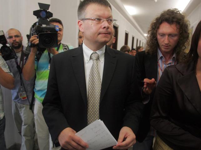 Prokuratura przesłucha byłego szefa MSWiA