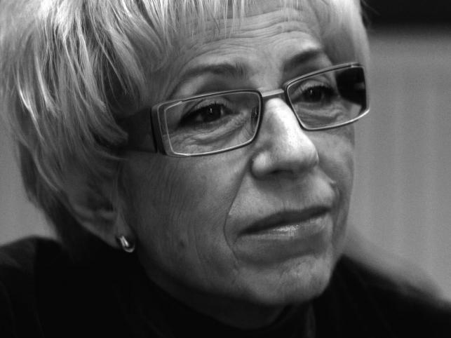 Janina Paradowska: "Krótka ławka rezerwowych"